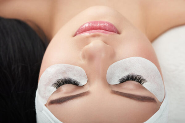 kona-lashes-curso-extension-de-pestañas